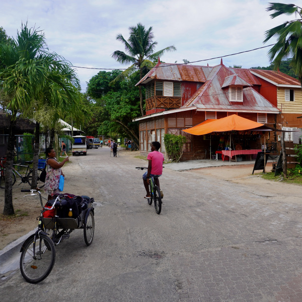 seychelles-la-digue-cycles-07