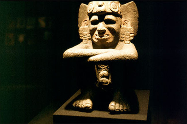 statue