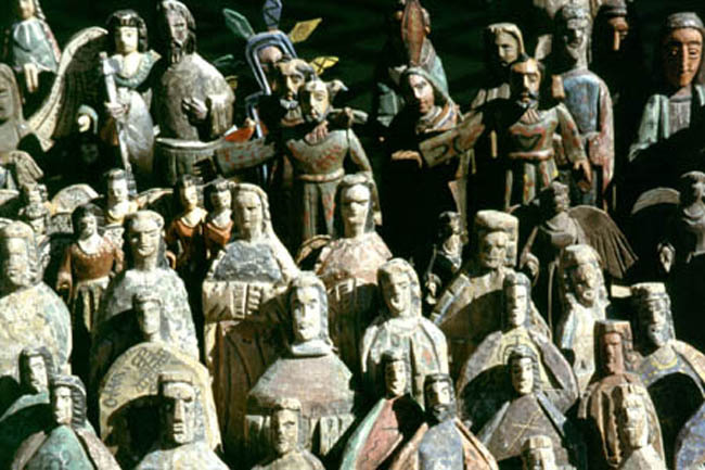 statues
