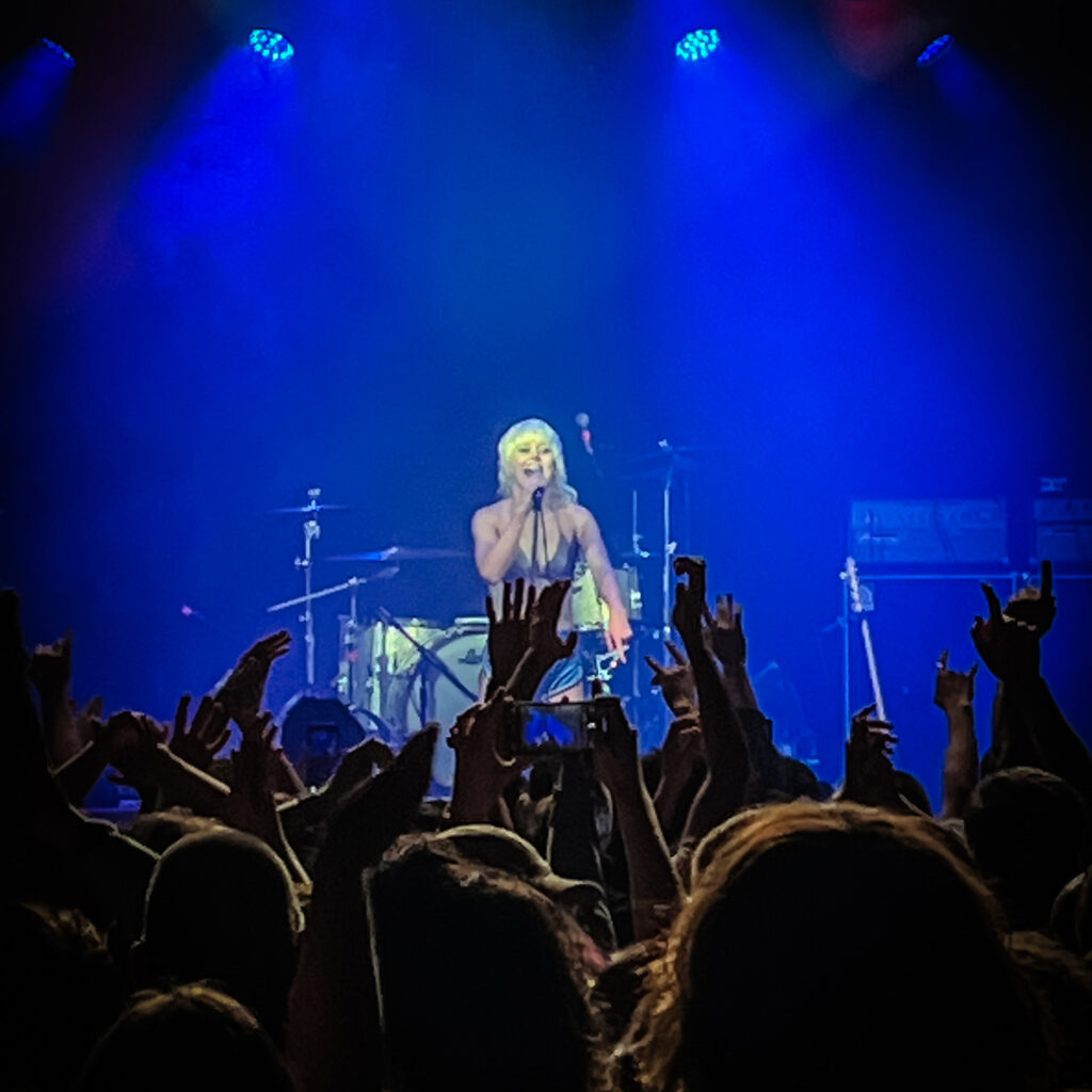 Freaks to the front - Amyl and the Sniffers live - Peter Moore