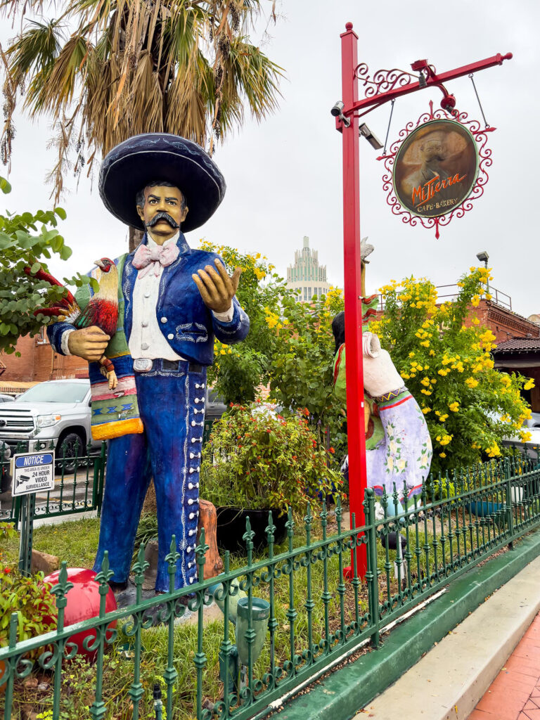 Outside Mi Tierra in San Antonio (Peter Moore)