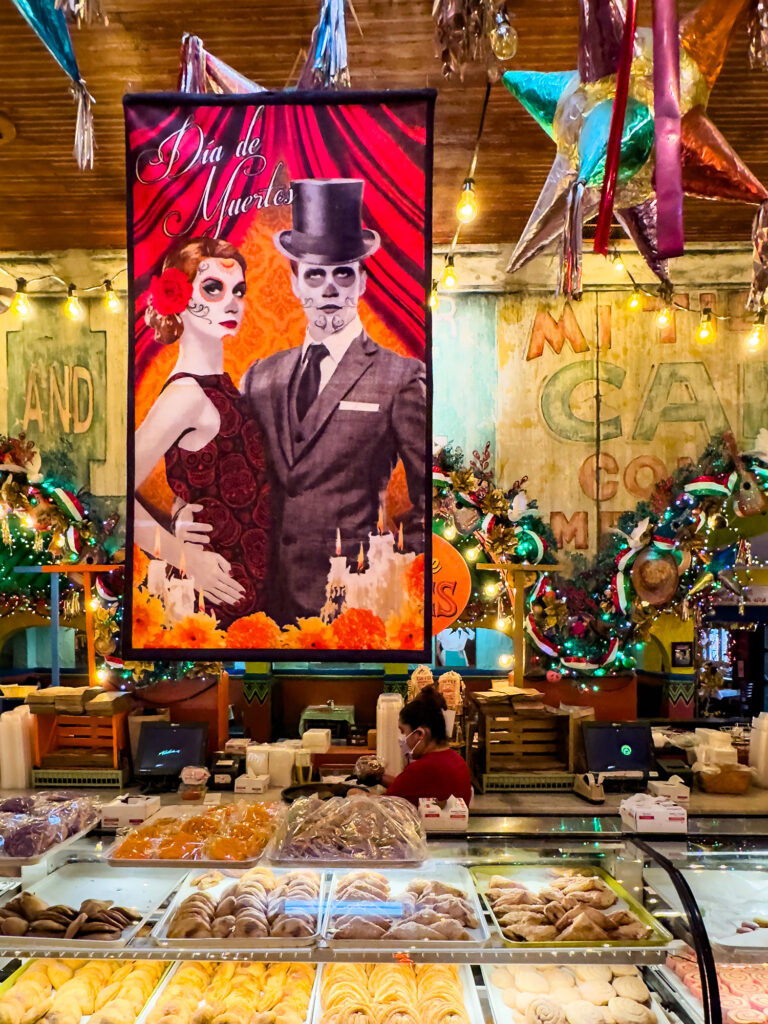 Celebrating the Day of the Dead at Mi Tierra in San Antonio (Peter Moore)